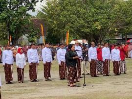 Pamong Kalurahan Ikut Jadi Peserta Upacara Hari Jadi Kabupaten Gunungkidul di Alun-alun Wonosari